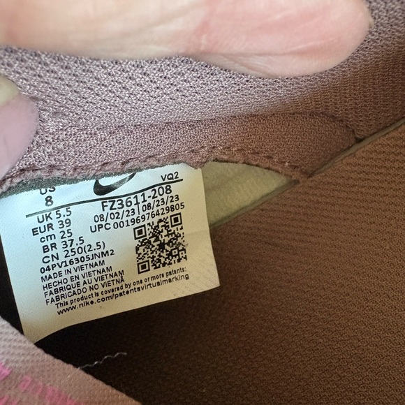 Nike Dunks - Picture 4 of 4